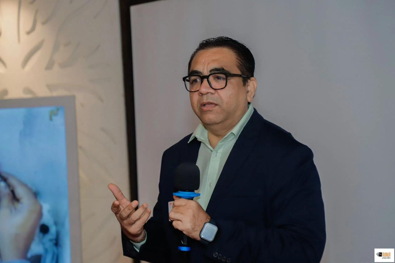 Coach speaking to founders and CEOs during a live session